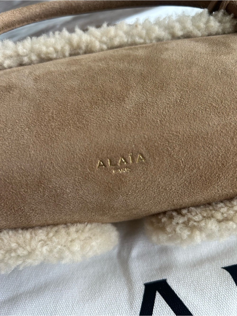 Alaia teckel Tan Shearling Suede clutch Bag - Picture 11 of 11
